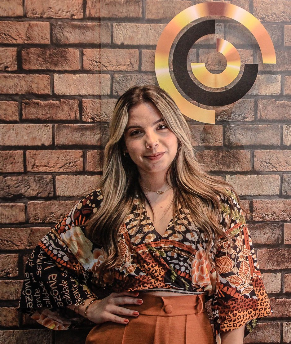 Mylla Secretária Perfil